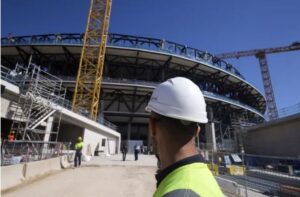 Amenzi mari pentru firma care a angajat muncitori la Nou Camp » „Ne-au păcălit! Dacă știam, nu am fi venit”