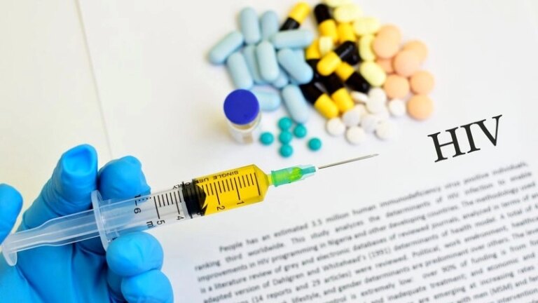 Cât plăteşte statul anual pentru tratamentul pacienţilor infectaţi cu HIV. Un medic explică bugetul