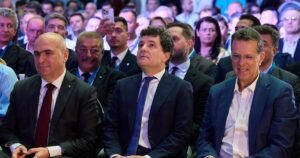 „Apărarea, la mâna aranjamentelor politice”