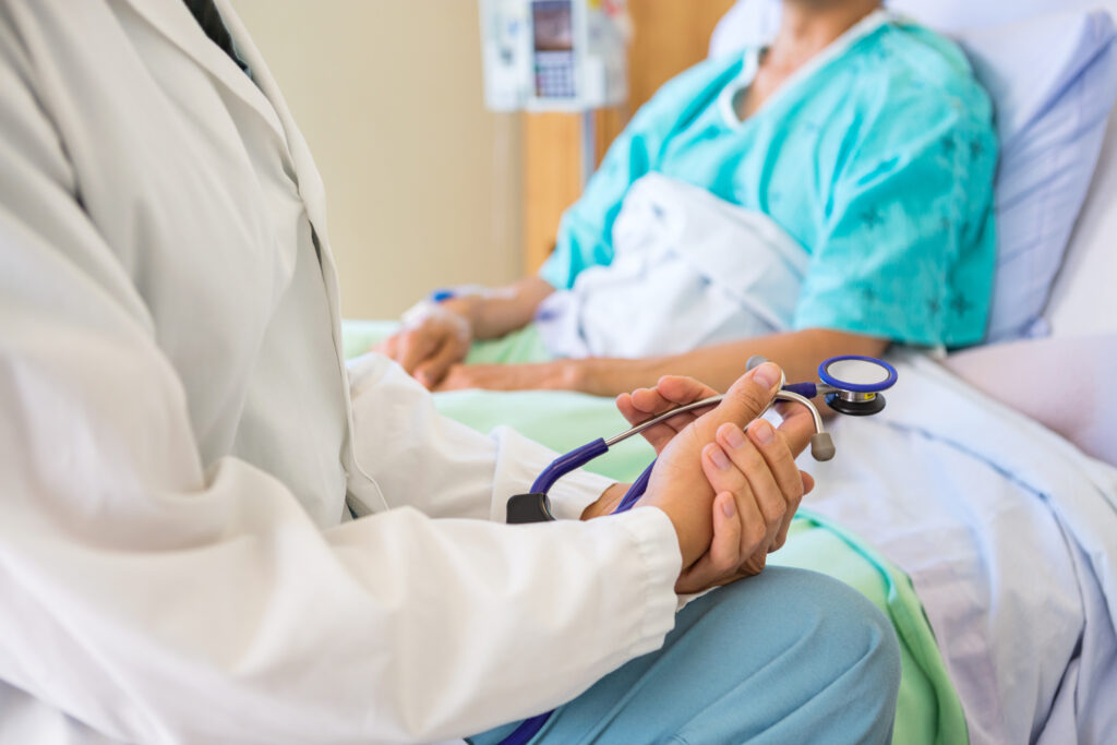Pacienții pentru care România și alte țări au tratamente de ultimă generație, dar nu au capacitatea să îi diagnosticheze la timp. Pe lângă boală, au de luptat și împotriva stigmei: „Ne confruntăm cu o respingere irațională” 