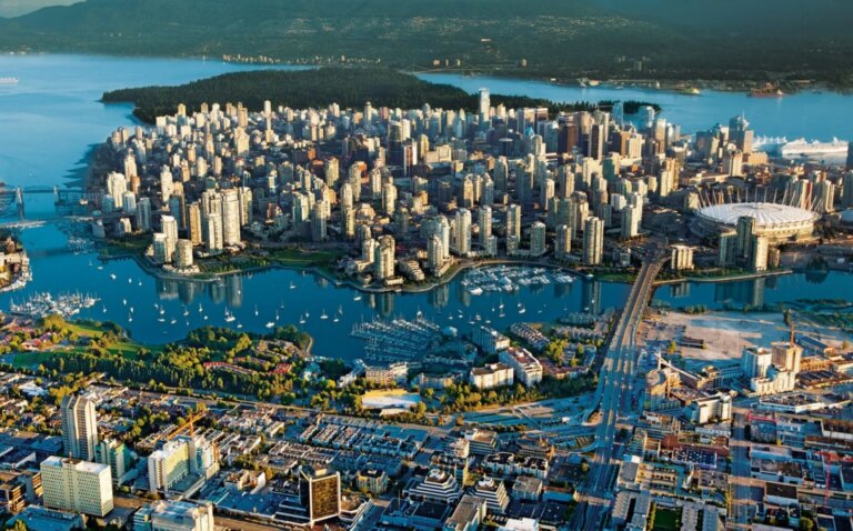 Vancouver găzduiește primul Festival de Film Românesc din Canada, inaugurat de Ziua Națională a României