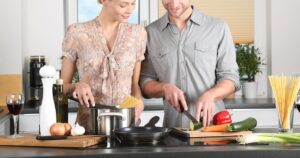 Frica de singurătate ne face să ne coborâm standardele în relații. Ce acceptăm, de fapt, și ce pierdem cu adevărat