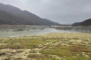 INTERVIU În criza apei din Prahova „nu noroiul a oprit apa, ci instituțiile statului”, spune un specialist. La Paltinu a lipsit ceva despre care nu se vorbește