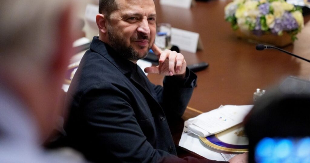 Zelenski anunță că a avut o convorbire telefonică „substanţială şi constructivă” cu emisarii americani Steve Witkoff şi Jared Kushner