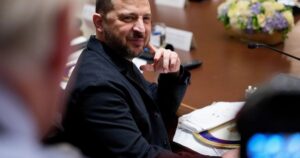 Zelenski anunță că a avut o convorbire telefonică „substanţială şi constructivă” cu emisarii americani Steve Witkoff şi Jared Kushner