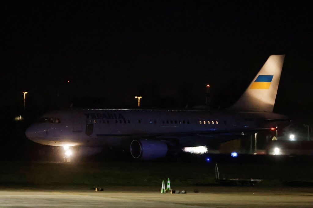 Volodimir Zelenski confirmă. Prima declarație despre dronele militare care i-au urmărit avionul prezidențial în Irlanda