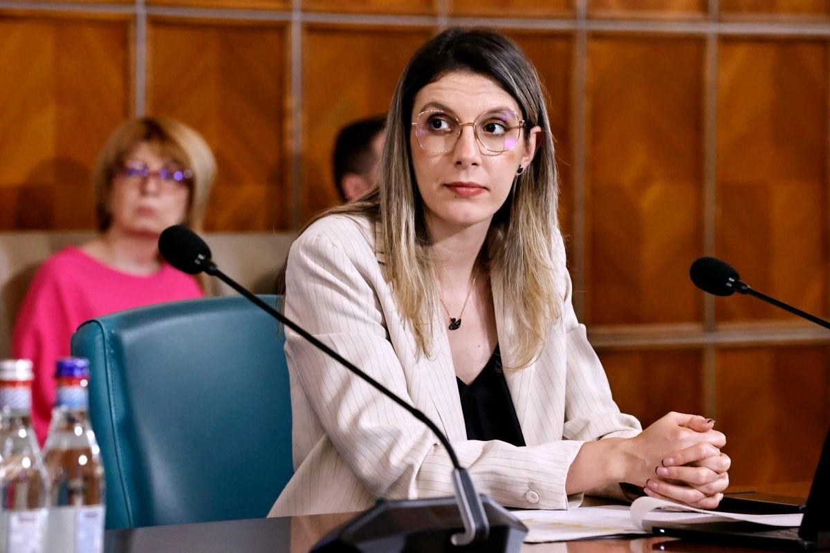 Diana Buzoianu anunță că nu demisionează, ba mai mult, urmează să taie în carne vie: Încep să pice capetele șefilor din subordine