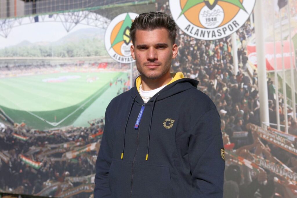 Din Alanya, Ianis Hagi a spus cum văd turcii barajul cu România: „Și aici se întâmplă asta”