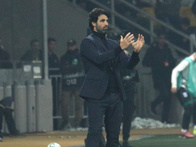 Filipe Coelho s-a abținut cu greu la finalul meciului cu AEK: ”Poate aș fi pedepsit”