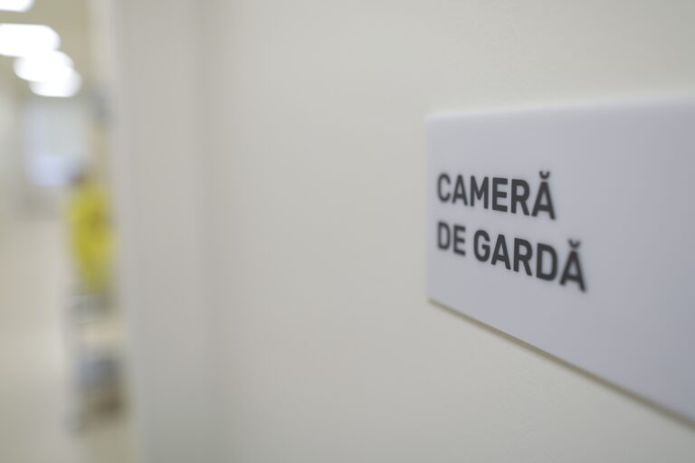 Managerul Spitalului Judeţean Buzău, unde directorul medical Ştefania Szabo a decedat în camera de gardă: Avem în continuare situaţii cu 6-7 gărzi efectuate de către un medic. Două luni le petrece în spital