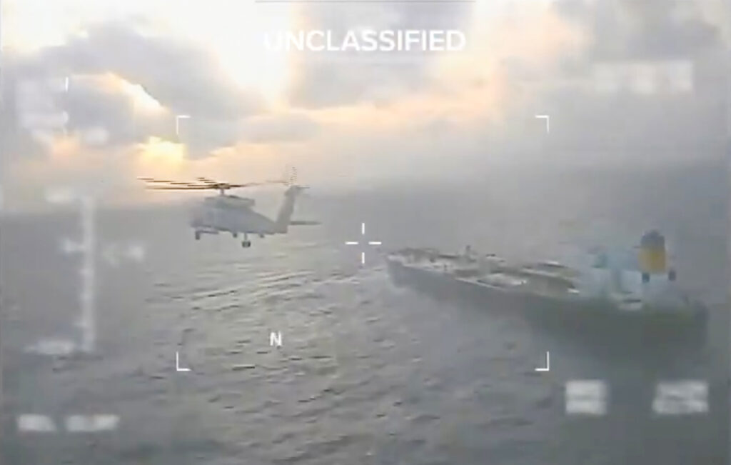 VIDEO Statele Unite au interceptat un petrolier în apropierea Venezuelei / „Vă vom găsi și vă vom opri”