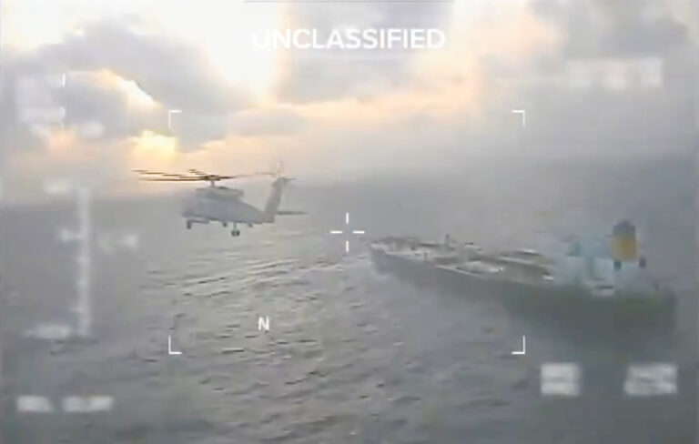 VIDEO Statele Unite au interceptat un petrolier în apropierea Venezuelei / „Vă vom găsi și vă vom opri”