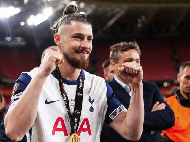 Au început negocierile pentru transferul lui Radu Drăgușin! Tottenham a dat răspunsul imediat