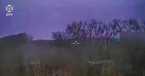 Cum urează Ucraina „Crăciun fericit!” Rusiei. Dronele ucrainene au distrus un tanc și mai multe vehicule