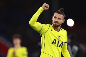 Radu Drăgușin, primele cuvinte după revenirea pe gazon la Tottenham: „Astăzi am văzut lumina”