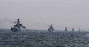 China continuă exercițiile militare cu foc real în jurul Taiwanului și simulează un blocaj al insulei