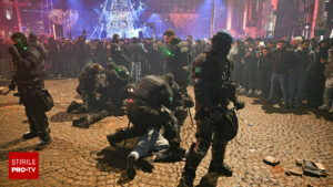 Violențe fără precedent de Revelion în Olanda: poliția, atacată cu artificii și cocktailuri Molotov