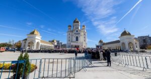 Ultima zi de vizitare a Catedralei Naționale. Se reiau lucrările în interior