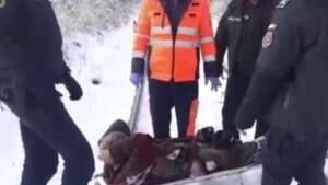 Un bărbat din Arad, găsit pe calea ferată, în stare de hipotermie