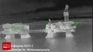 Forțele speciale ucrainene au distrus platformele Lukoil din Marea Caspică. Imaginile publicate de Kiev | VIDEO
