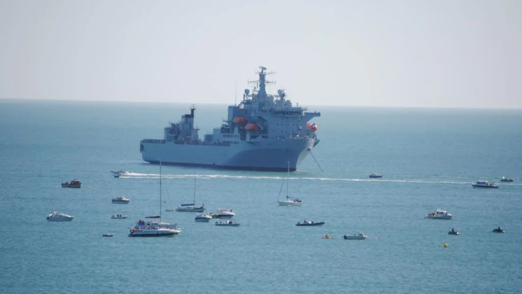 Ucraina susține că două nave de transport au fost lovite de drone rusești lângă un port ucrainean