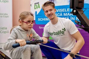 Canotorii lotului național, alături de copiii defavorizați: „Sunt foarte entuziasmați și știau despre ce e vorba, știau mișcarea”