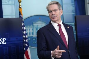 Trump încearcă de fapt să evite un conflict fierbinte, susține un ministru american / Ordinea mondială și NATO sunt în joc, transmit europenii