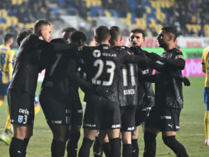 Petrolul -2, ACUM, pe Digi Sport 1. Nsimba a marcat o ”dublă”! Etim a avut un gol anulat