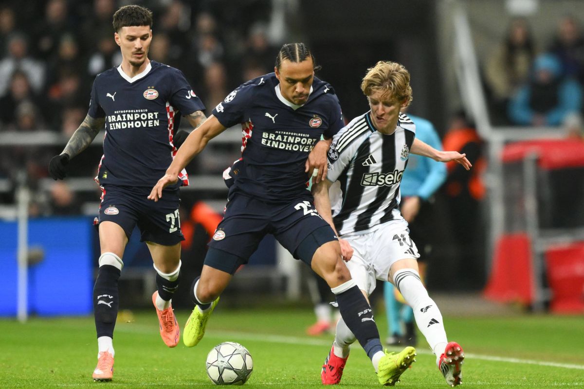 PSV, surclasată de Newcastle! Dennis Man a fost schimbat în minutul 62