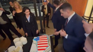 Vicepreşedintele PE, mesaj pentru George Simion: Să-ți stea în gât tortul ăla! Poate era Dobrogea în locul Groenlandei