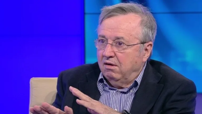 Ion Cristoiu a ajuns la spital după ce a căzut pe o stradă din București. Ultimele informații despre jurnalist