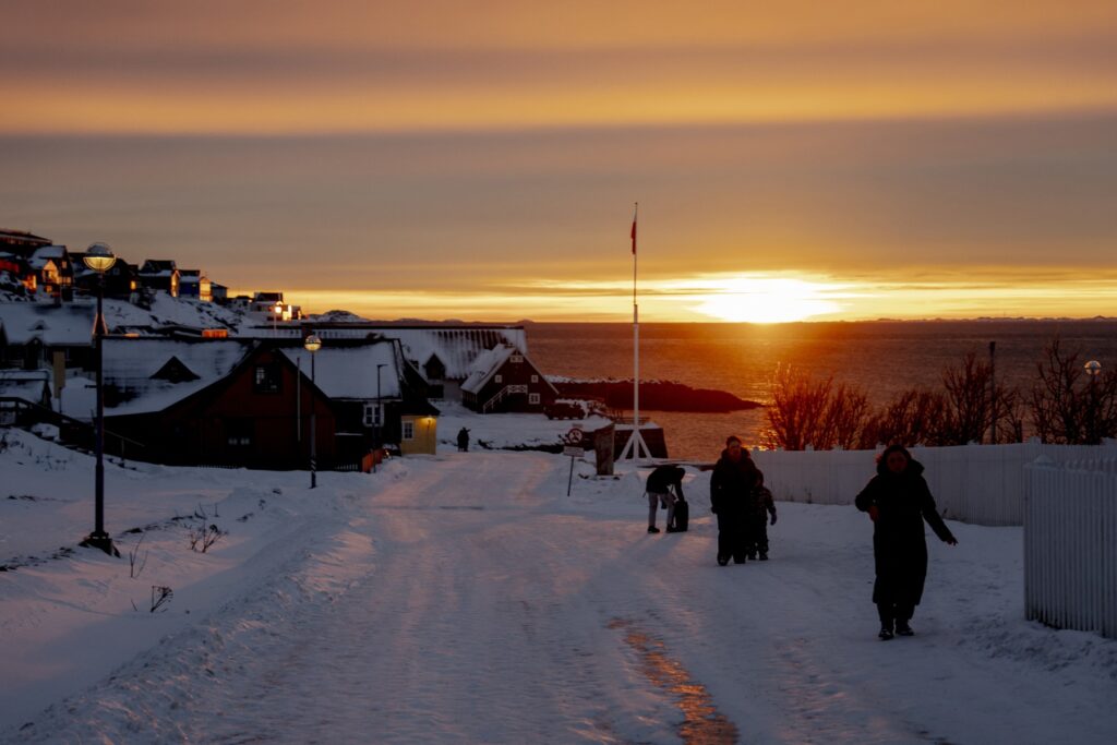 La Nuuk, un strigăt din suflet spune răspicat: „Nimic despre Groenlanda fără Groenlanda”
