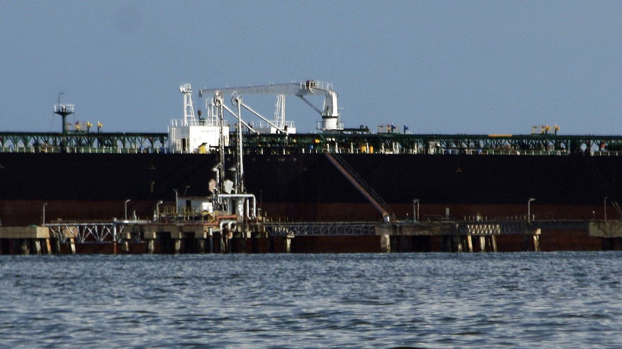 Venezuela deschide sectorul petrolier către companii private. Legea a trecut de prima lectură