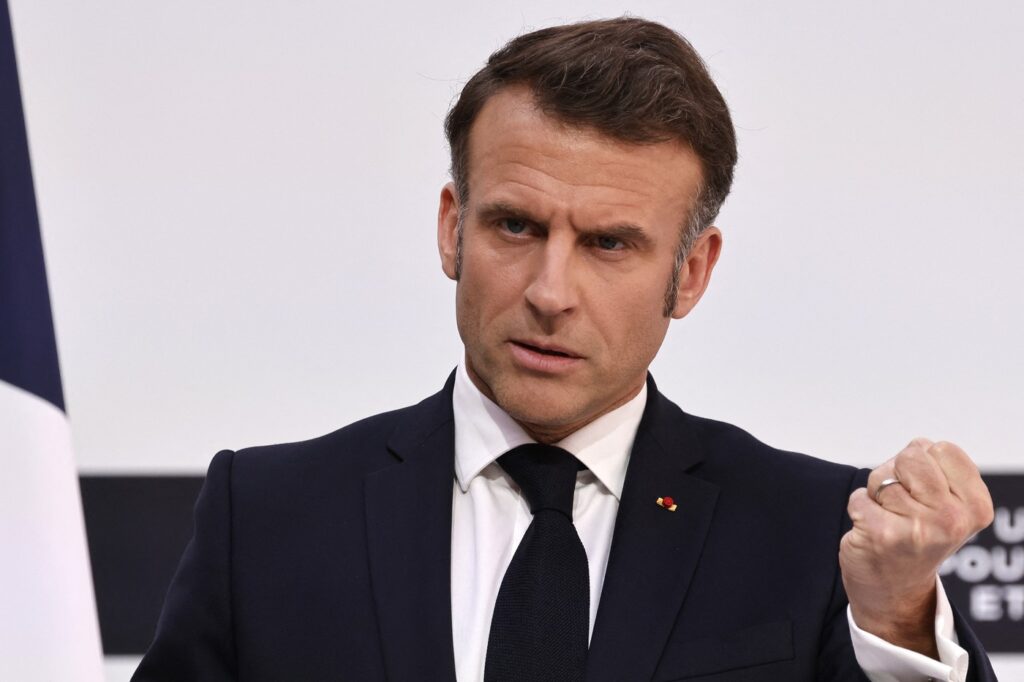 Macron vrea să fie interzis cât mai repede accesul copiilor la rețelele sociale: „Creierele lor nu sunt de manipulat, nici de platformele americane, nici de algoritmii chinezi”