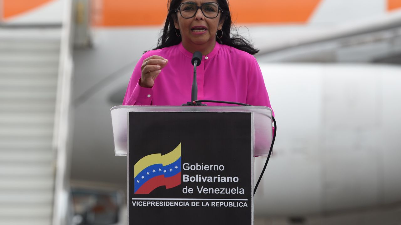 Zeci de deținuți politic, eliberați din Venezuela. Mai sunt încă mulți, iar familiile dorm în fața penitenciarelor