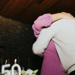 De ce o femeie trecută de 50 de ani ajunge să caute motive de gelozie, deși viața ei pare așezată și mintea ei se vede matură