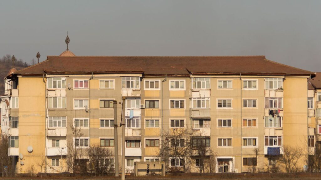 Proiect: Instalarea de lifturi la blocurile cu 4 etaje. ”Scările devin o barieră pentru o viață normală a vârstnicilor”