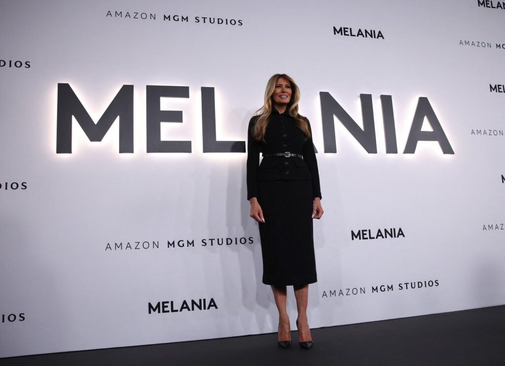 Regizorul filmului „Melania”, în fotografii alături de Jeffrey Epstein / Brett Ratner a fost acuzat în trecut de mai multe femei de hărţuire sexuală