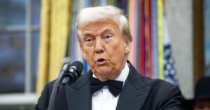 Trump spune că premiile Grammy de anul acesta au fost „imposibil de urmărit”. Prezentatorul, catalogat drept „un ratat total”