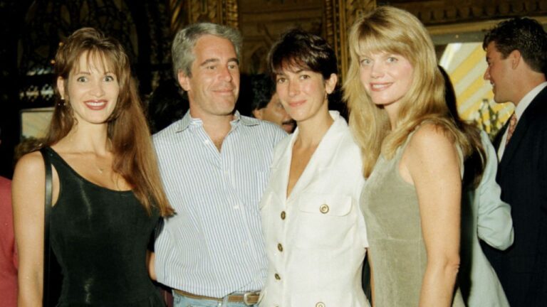 Epstein ar fi adus rusoaice în SUA drept „capcane” pentru mari personalități. Cine s-ar fi ales cu o boală venerică