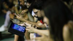 Încă o țară propune interzicerea rețelelor sociale pentru cei sub 16 ani. Ce prevede proiectul