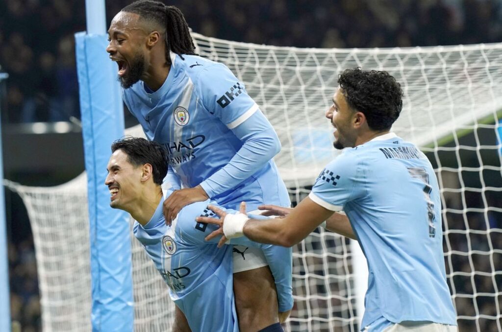 Arsenal -au calificat fără emoții în finala Cupei Ligii