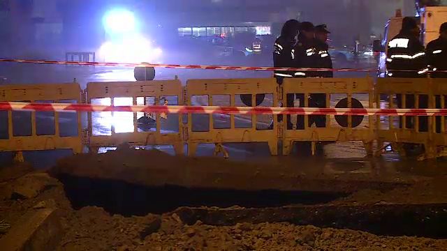 Zeci de oameni au fost evacuați după ce o conductă de gaze s-a spart și a fisurat asfaltul, în Craiova