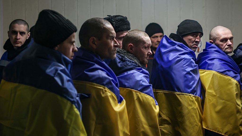 Primul schimb de prizonieri de război între Rusia şi Ucraina, după cinci luni. 314 prizonieri au fost eliberați | VIDEO