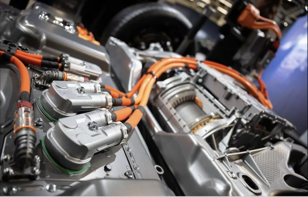 Se cam fâsâie moda mașilor electrice: O țară uriașă renunță definitiv la obiectivul de a vinde doar electric până în 2035