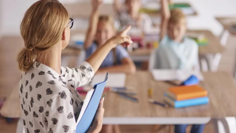 Copilul tău începe școala la toamnă? Clasa pregătitoare 2026-2027: Ministerul Educației lansează calendarul