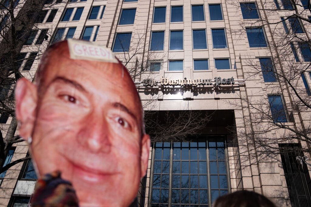 Demisie neașteptată la vârful Washington Post: Jeff Bezos schimbă conducerea la doar câteva zile după ce o treime din redacție a fost eliminată