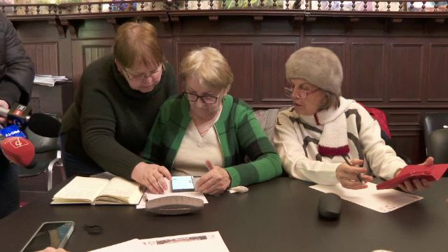 Tot mai multe fraude digitale împotriva vârstnicilor. Care sunt escrocheriile folosite împotriva lor
