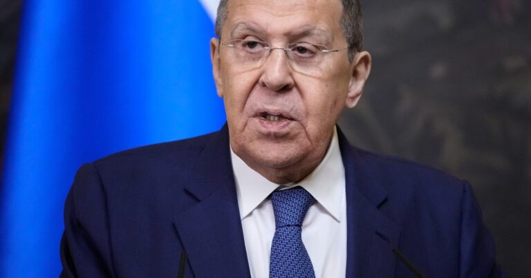 Lavrov reproșează SUA că au schimbat cursul privind propunerea de pace din Alaska și au impus noi sancțiuni Rusiei