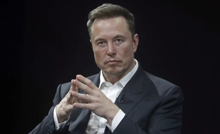 Ultima ”nebunie” gândită de Elon Musk: Vrea să construiască un oraș pe Lună și va fi gata în doar câțiva ani